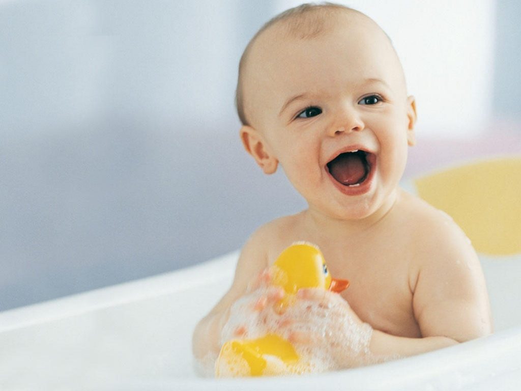 Tắm cho trẻ ngay sau khi ăn