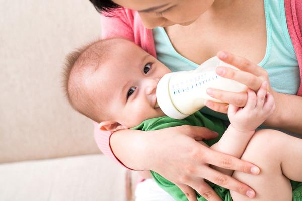 Mẹo nuôi con tăng cân và top lưu ý gì khi dùng sữa bột tăng cân cho con mỗi ngày?