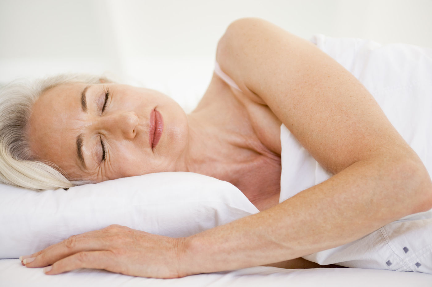 Bột chùm ngây giúp người cao tuổi ngủ ngon